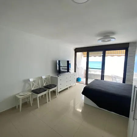 Apartment Listen The Tide -201 A